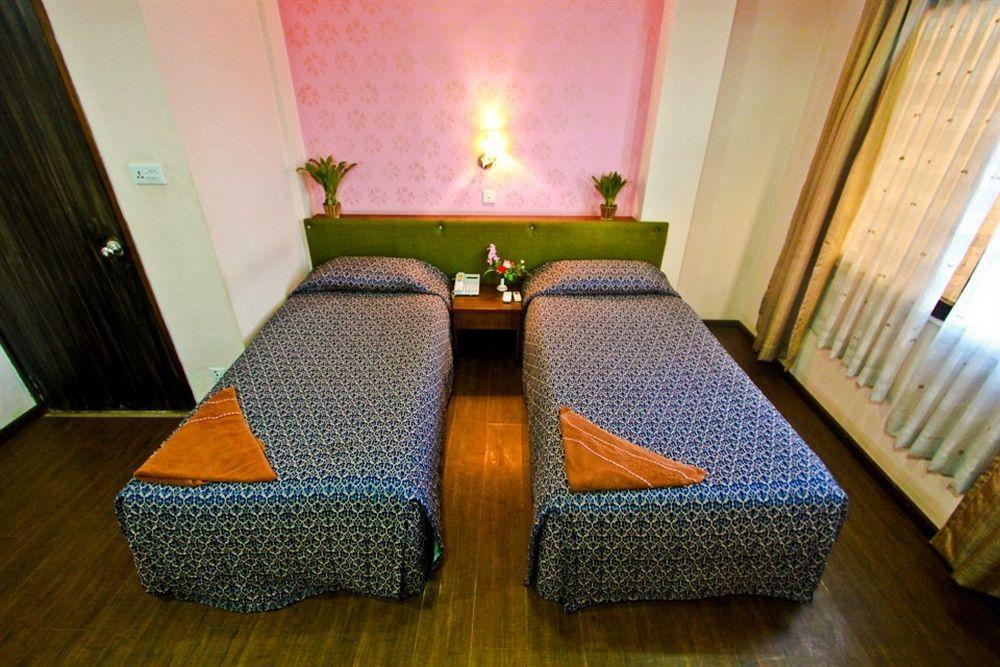 Backyard Hotel Katmandu Eksteriør bilde