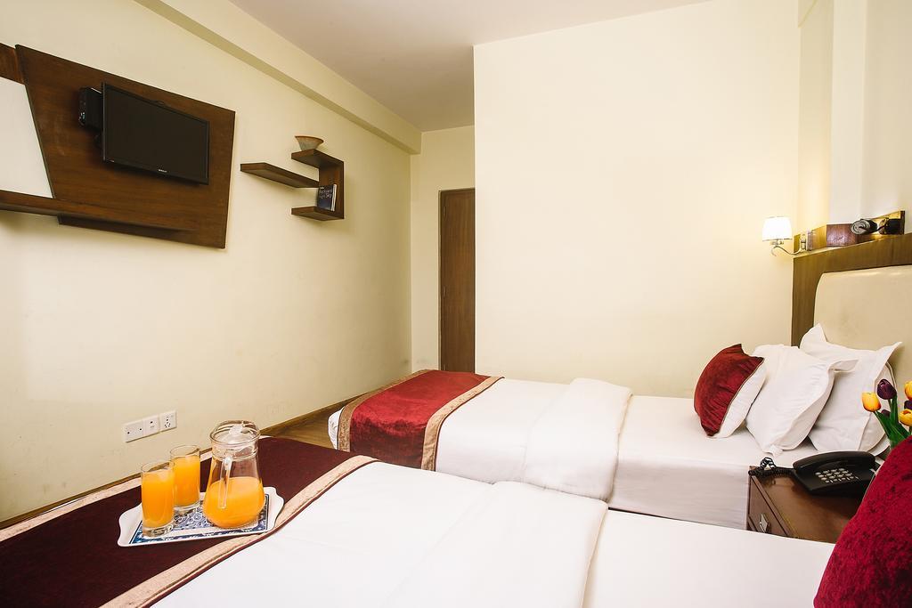 Backyard Hotel Katmandu Eksteriør bilde